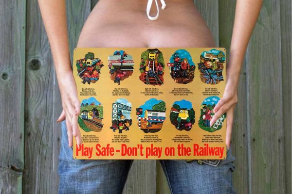 Don't Play on the Railway Tin Sign freeshipping - garageartaustralia